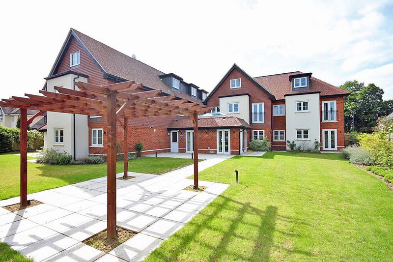 Fir Tree Court, Limpsfield Road